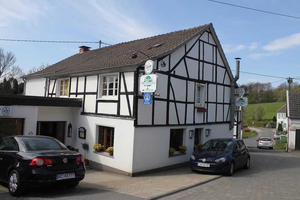 Отель Landgasthof Alter Rommersberg Энгельскирхен Экстерьер фото